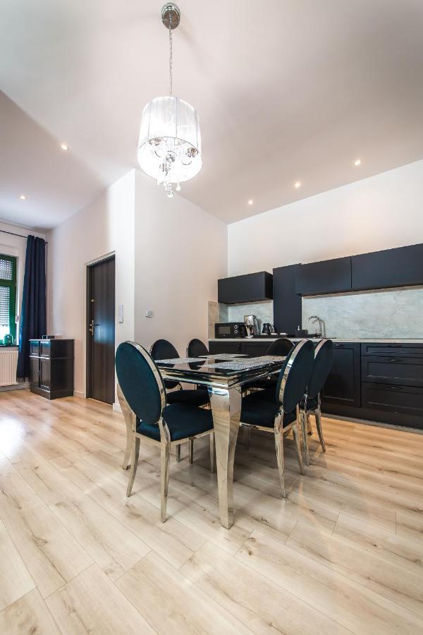 Moonlight Apartament زيلونا غورا المظهر الخارجي الصورة